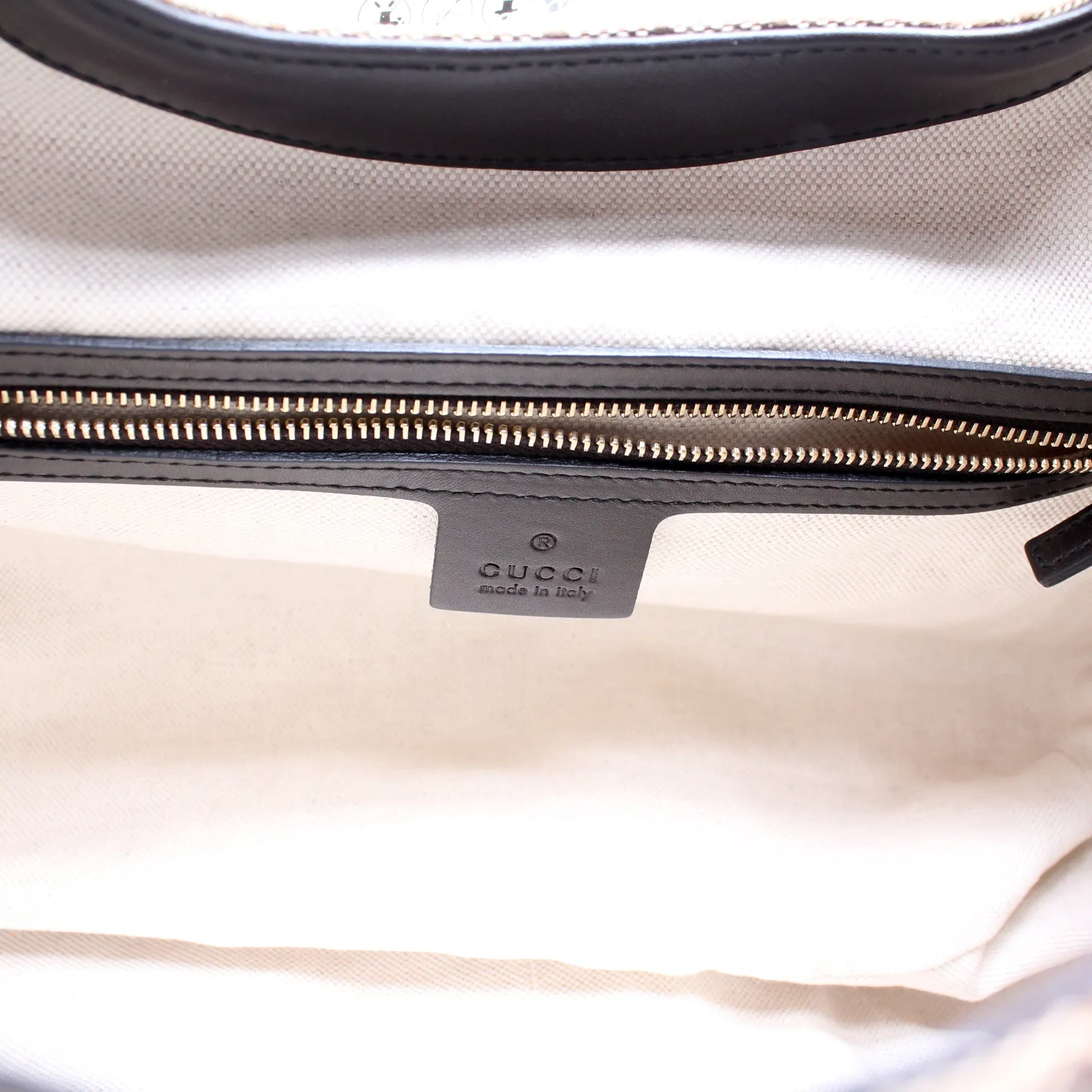 322226 Emily GG Hobo